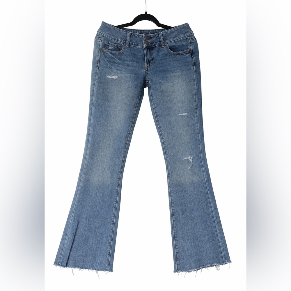 ✨ American Eagle Artist Bootcut Jeans Size 4 Raw Hem Distressed ✨
